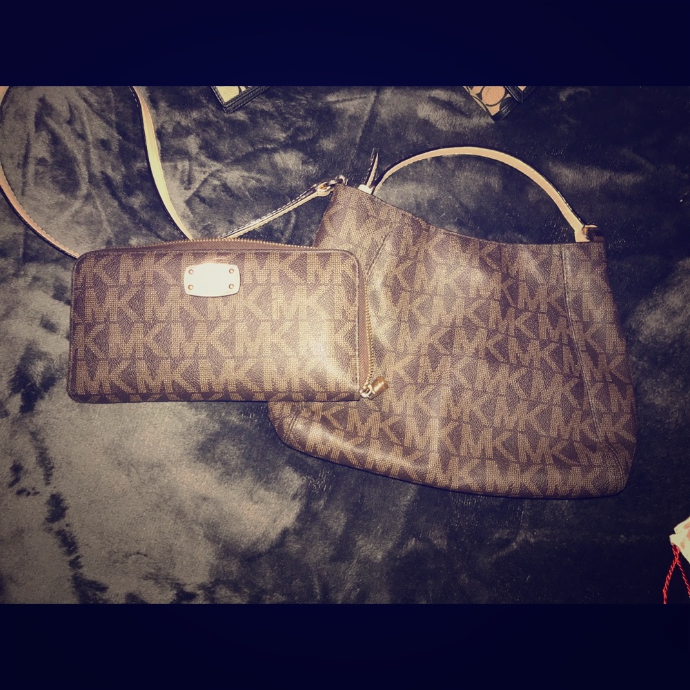 Cross body purse and wallet